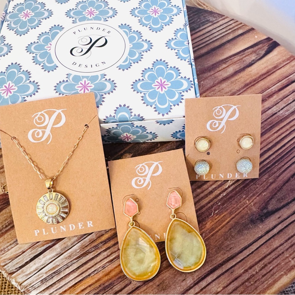 Plunder Designs Retired Posse March 2021, Soft tones Earrings and Necklace